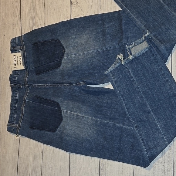 EVIDNT Tangier Step Hem Straight Cropped Jeans Medium Wash Size 30 NWT - Picture 2 of 16